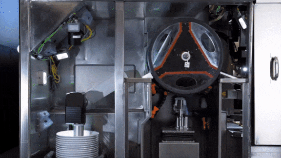 Dishwashing robot working